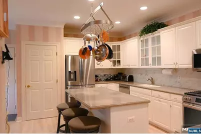 608 Stonewall Court, Wyckoff Township, NJ 07481 - Photo 10