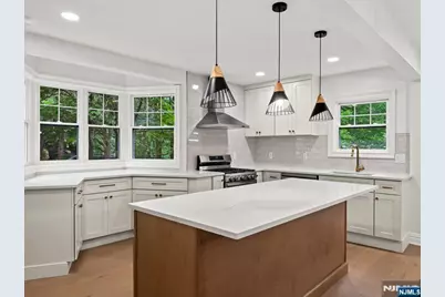 72 Fremont Avenue, Park Ridge, NJ 07656 - Photo 2