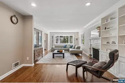 251 Brookmere Court, Ridgewood, NJ 07450 - Photo 2