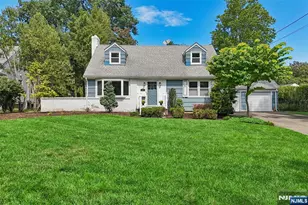 251 Brookmere Ct, Ridgewood, NJ 07450 - Photo 1