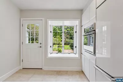 251 Brookmere Court, Ridgewood, NJ 07450 - Photo 8