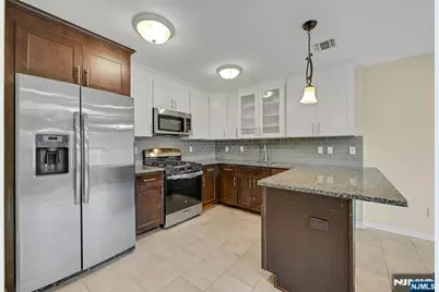 251 Berry Street 251 #251, Hackensack, NJ 07601 - Photo 8