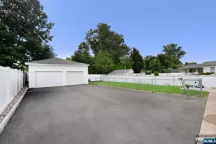 176 E Main St, Bergenfield, NJ 07621 - Photo 28