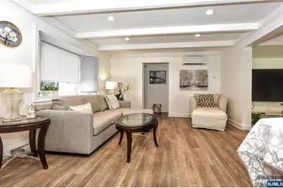 347 Forest Avenue, Paramus, NJ 07652 - Photo 4