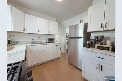 203 Feronia Way 2 #2, Rutherford, NJ 07070 - Photo 2