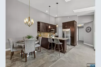453 Poets Way, Mahwah, NJ 07430 - Photo 10