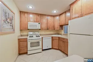 1134 Sycamore Ln, Mahwah, NJ 07430 - Photo 6