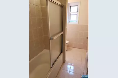 2205 N Central Road 5B #5B, Fort Lee, NJ 07024 - Photo 4