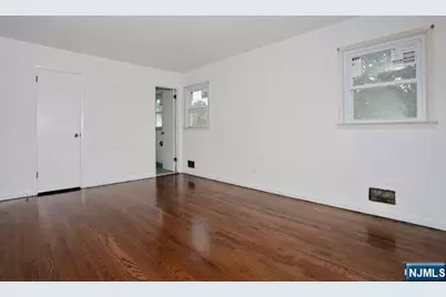 7-32 Richard Street, Fair Lawn, NJ 07410 - Photo 12