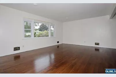 7-32 Richard Street, Fair Lawn, NJ 07410 - Photo 4