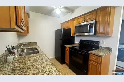 105 State Street 3E #3E, Hackensack, NJ 07601 - Photo 4