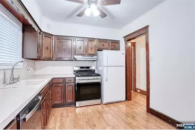 215 Walter Avenue, Hasbrouck Heights, NJ 07604 - Photo 12