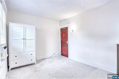 215 Walter Avenue, Hasbrouck Heights, NJ 07604 - Photo 16