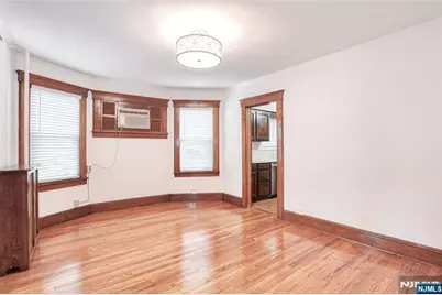 215 Walter Avenue, Hasbrouck Heights, NJ 07604 - Photo 8