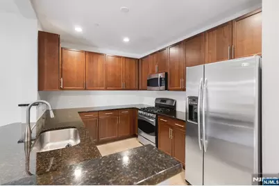 3308 Riverview Avenue 308 #308, Englewood, NJ 07631 - Photo 6