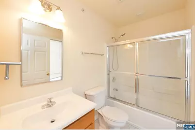 195 N Washington Avenue D #D, Bergenfield, NJ 07621 - Photo 10