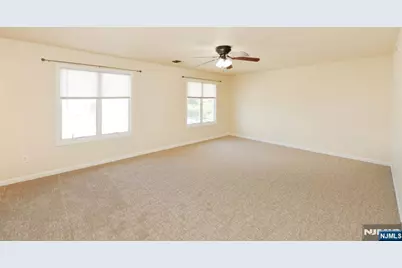 195 N Washington Avenue D #D, Bergenfield, NJ 07621 - Photo 14