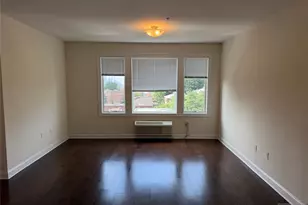 307 Gorge Road 501, Cliffside Park, NJ 07010 - Photo 2