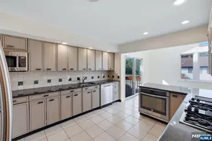 177 Truman Terrace, Paramus, NJ 07652 - Photo 10
