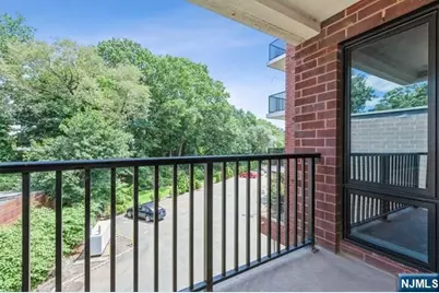 17 Meadow Road 310 #310, Rutherford, NJ 07070 - Photo 10