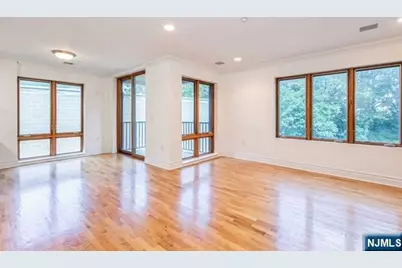 17 Meadow Road 310 #310, Rutherford, NJ 07070 - Photo 8
