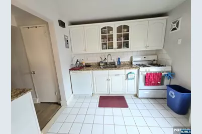 2209D Center Avenue D #D, Fort Lee, NJ 07024 - Photo 6