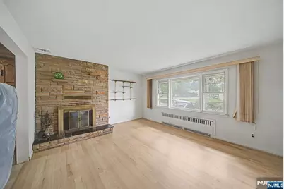 27 Oswego Avenue, Oakland, NJ 07436 - Photo 4