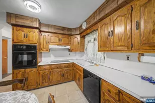 27 Oswego Ave, Oakland, NJ 07436 - Photo 6