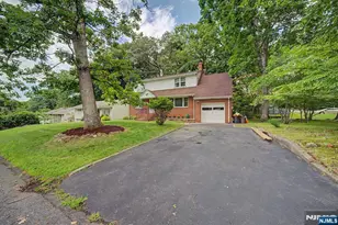27 Oswego Ave, Oakland, NJ 07436 - Photo 2