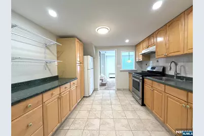 8-04 Saddle River Road D #D, Fair Lawn, NJ 07410 - Photo 4