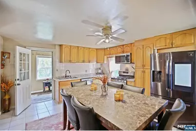 369 Queens Court, Ridgewood, NJ 07450 - Photo 2
