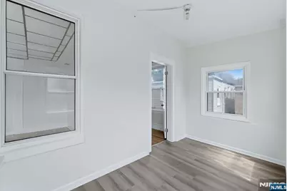 250 Elmwood Avenue, East Orange, NJ 07018 - Photo 20
