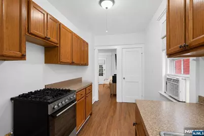 7 Laurel Place, East Rutherford, NJ 07073 - Photo 12