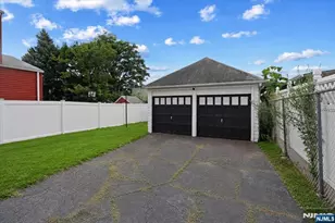 7 Laurel Pl, East Rutherford, NJ 07073 - Photo 30