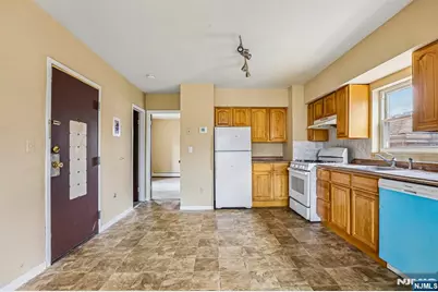 245 Warren Avenue, Fort Lee, NJ 07024 - Photo 10