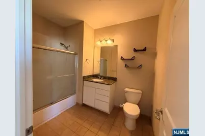 1209 Summit Avenue 405 #405, Jersey City, NJ 07307 - Photo 2