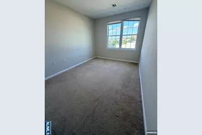 1209 Summit Avenue 405 #405, Jersey City, NJ 07307 - Photo 4
