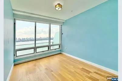 9 Somerset Lane Ph 608/614 #PH 608/614, Edgewater, NJ 07020 - Photo 12