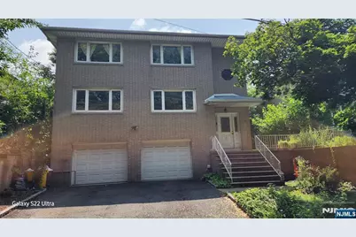 336 6th Street 2nd Floor #2nd floor, Palisades Park, NJ 07650 - Photo 1