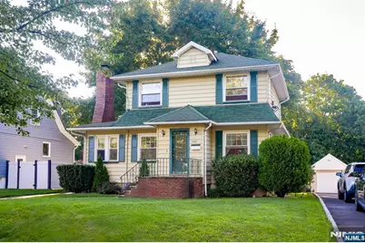 200 Elm Avenue, Teaneck Township, NJ 07666 - Photo 2