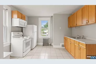 385 Stephens Street, Belleville, NJ 07109 - Photo 12
