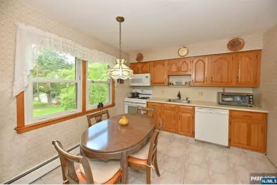 459 Tulane Court, Paramus, NJ 07652 - Photo 12