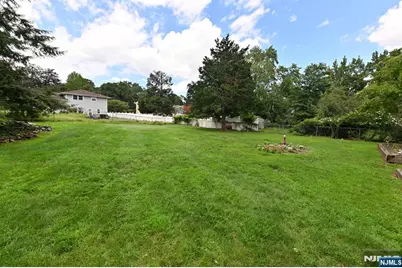 459 Tulane Court, Paramus, NJ 07652 - Photo 4