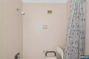 7004 Blvd E 10E, Guttenberg, NJ 07093 - Photo 26
