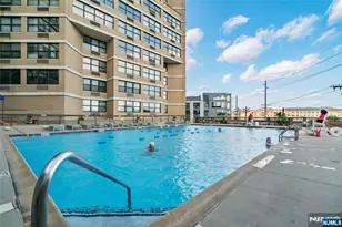 7004 Blvd E 10E, Guttenberg, NJ 07093 - Photo 32