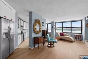 7004 Blvd E 10E, Guttenberg, NJ 07093 - Photo 12