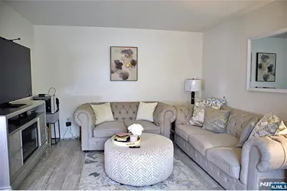 333 10th Street Fl 1 #FL 1, Carlstadt, NJ 07072 - Photo 4