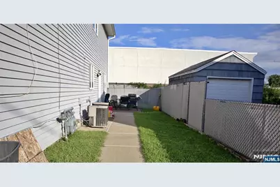 333 10th Street Fl 1 #FL 1, Carlstadt, NJ 07072 - Photo 2