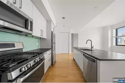 4 Beacon Way 1804 #1804, Jersey City, NJ 07304 - Photo 16