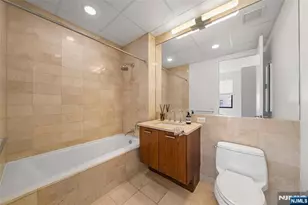 4 Beacon Way 1804, Jersey City, NJ 07304 - Photo 12